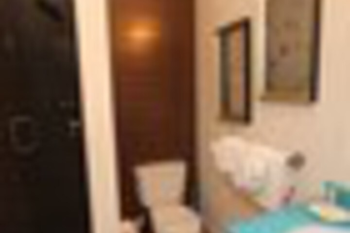 Room 104 of 159