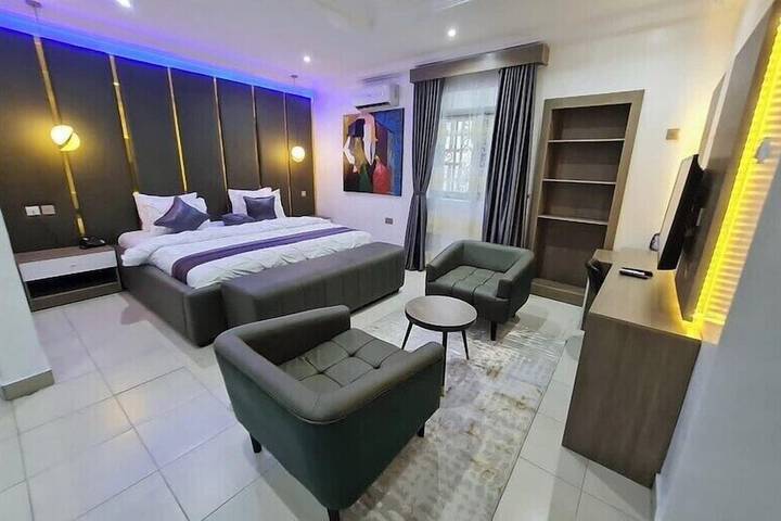 Room 11 of 39