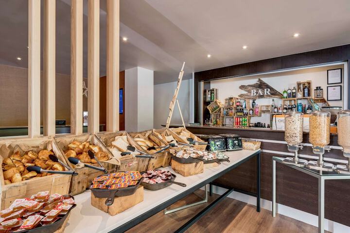 Dining Photos