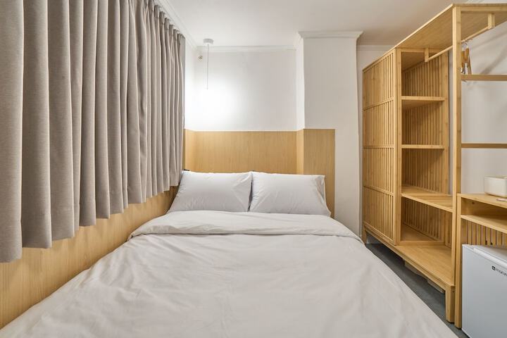 Room 2 of 26