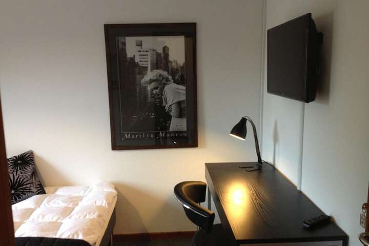 Room 11 of 39
