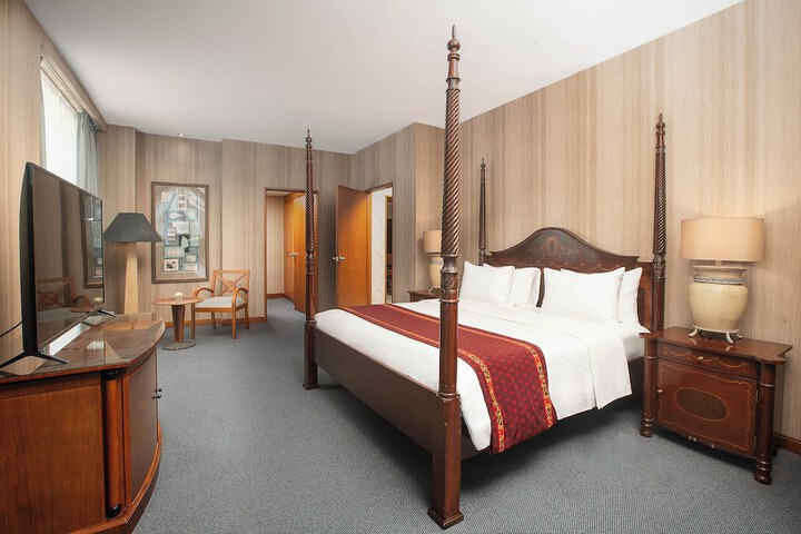 Room 25 of 73