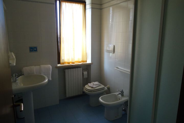 Room 14 of 37