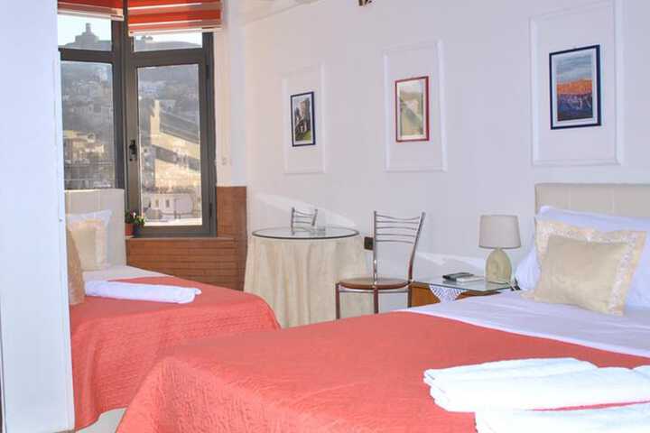 Room 8 of 21