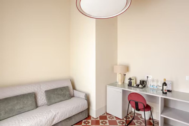 Room 52 of 139