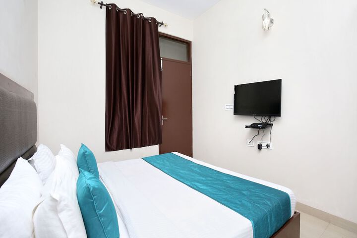 Room 12 of 20