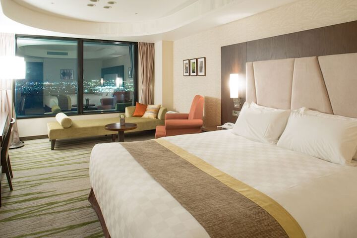 Room 20 of 172