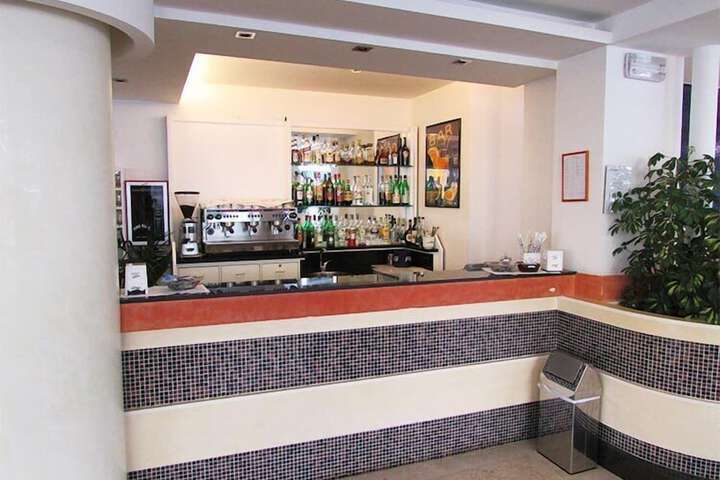 Snack bar
