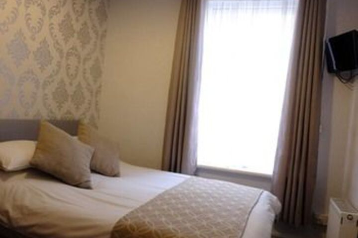 Room 15 of 30