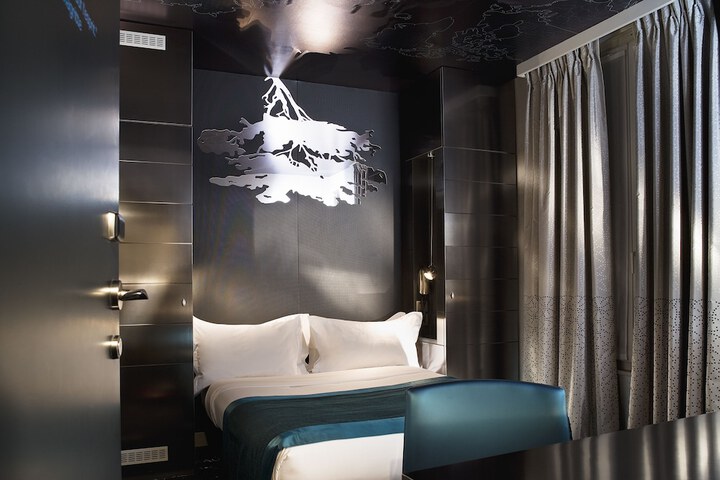 Room 12 of 53