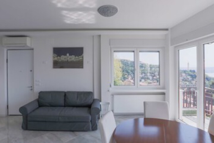 Room 9 of 20