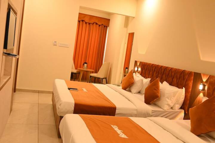 Room 18 of 28