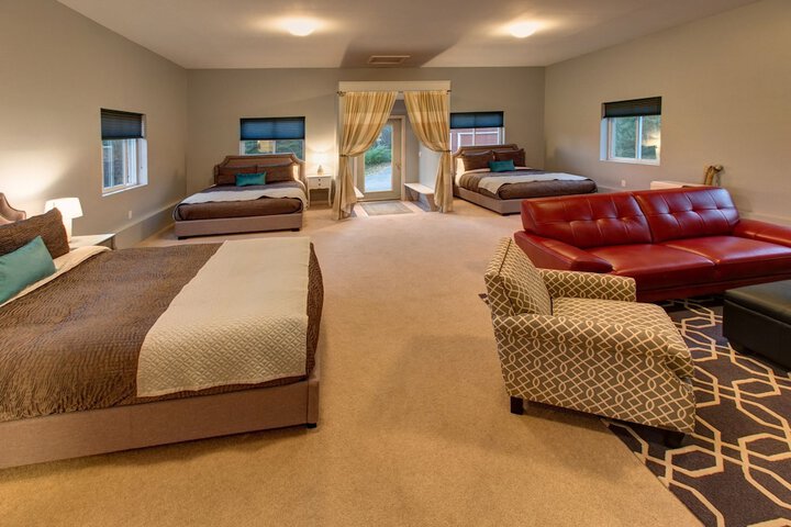 Room 6 of 35