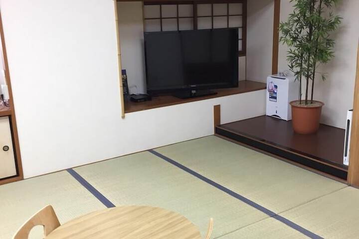 Room 7 of 10