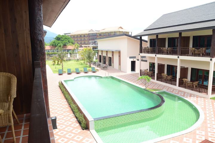 Pool 44 of 91