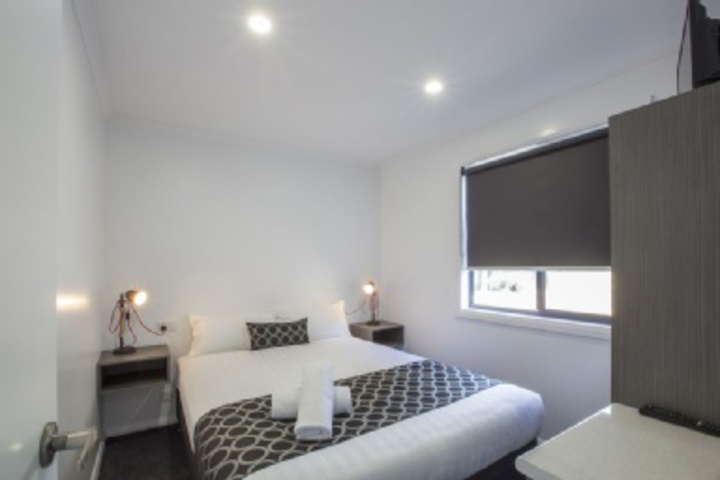 Room 203 of 876