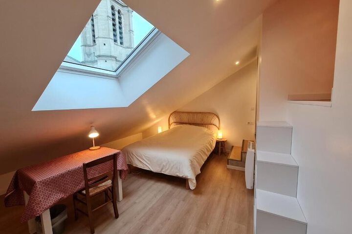 Room 5 of 48