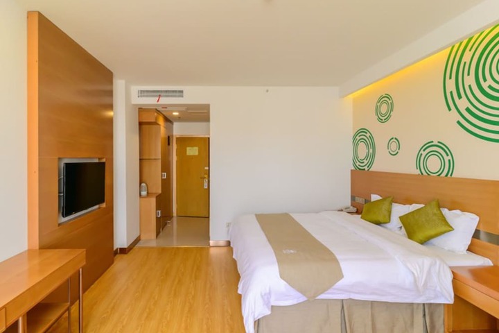 Room 3 of 21