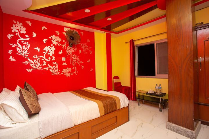 Room 13 of 26