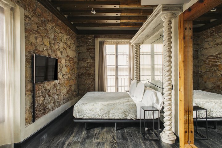 Room 5 of 40