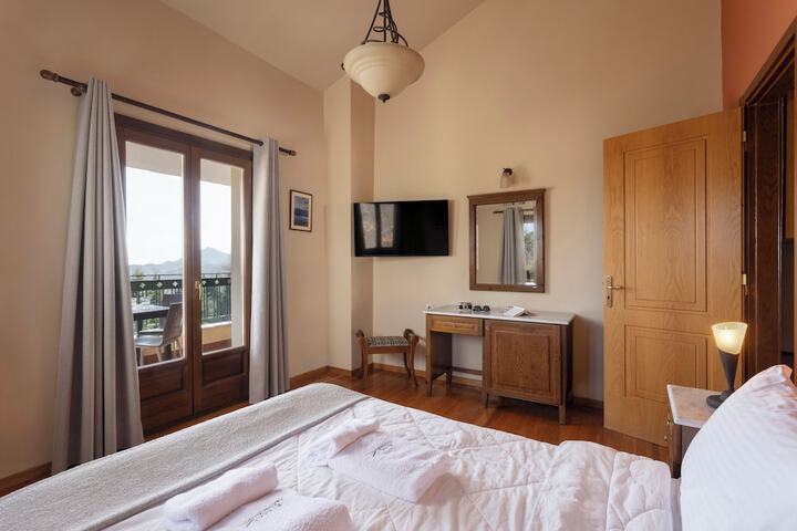 Room 33 of 88