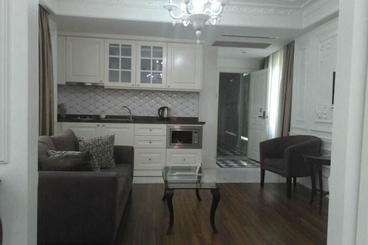 Room 9 of 10