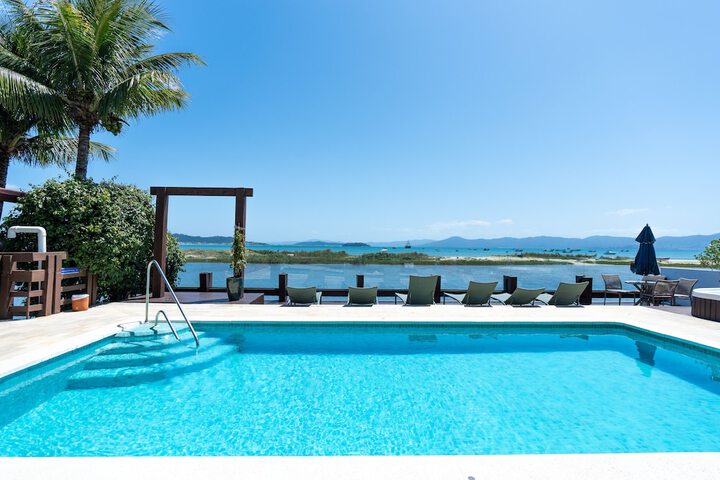 Hotel with Pool