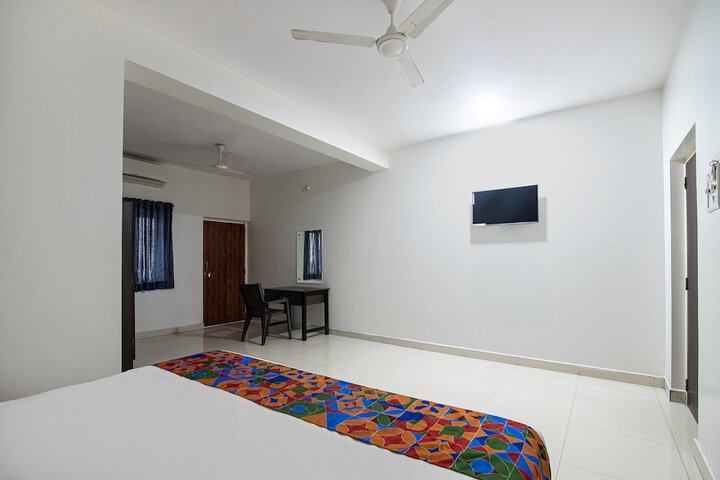 Room 8 of 32