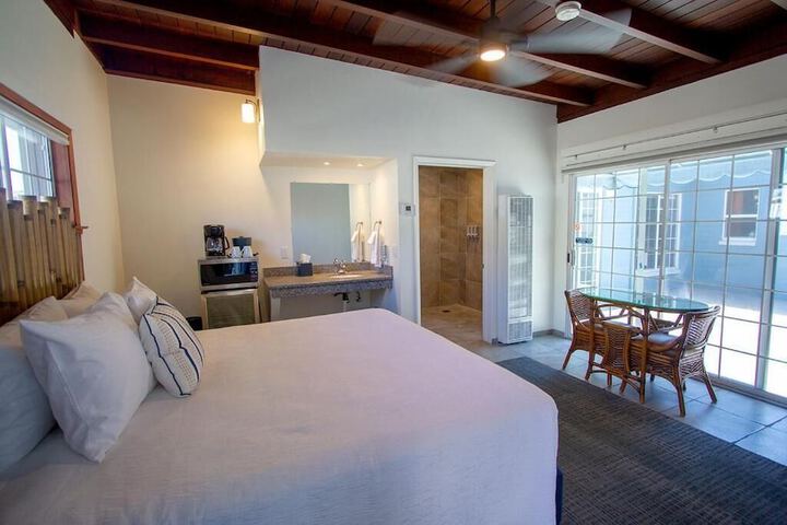 Room 25 of 119
