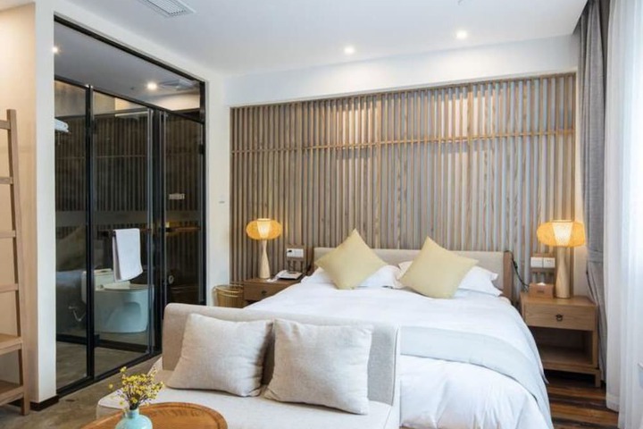 Room 5 of 28