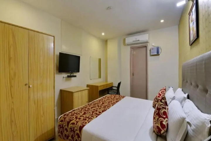 Room 3 of 11