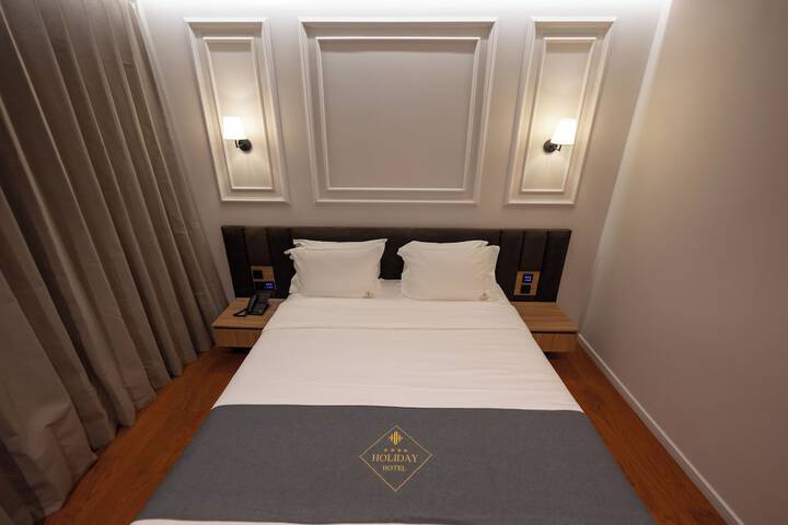 Room 5 of 37