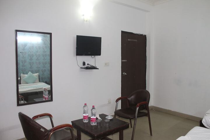 Room 11 of 21