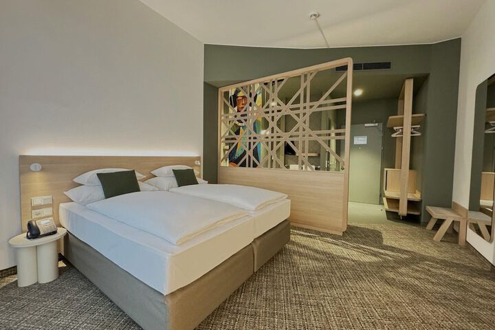 Room 26 of 72
