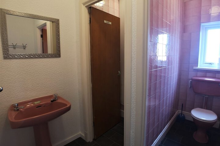 Room 72 of 102