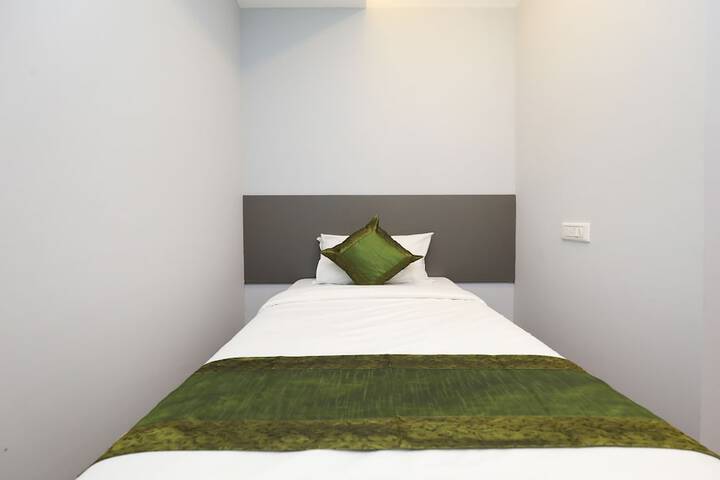 Room 5 of 37