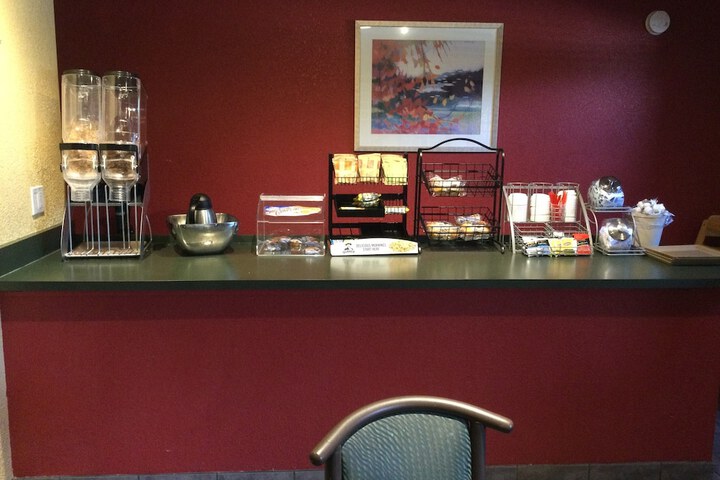 Breakfast/Coffee Service 18 of 20