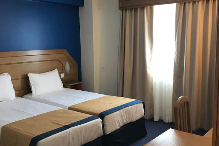 Room 16 of 48