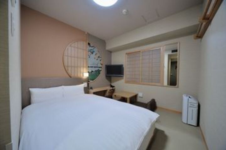 Room 15 of 38
