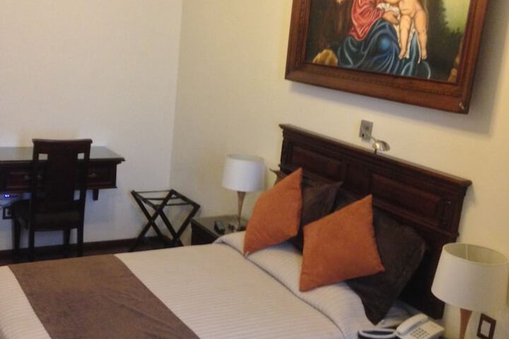 Room 9 of 43