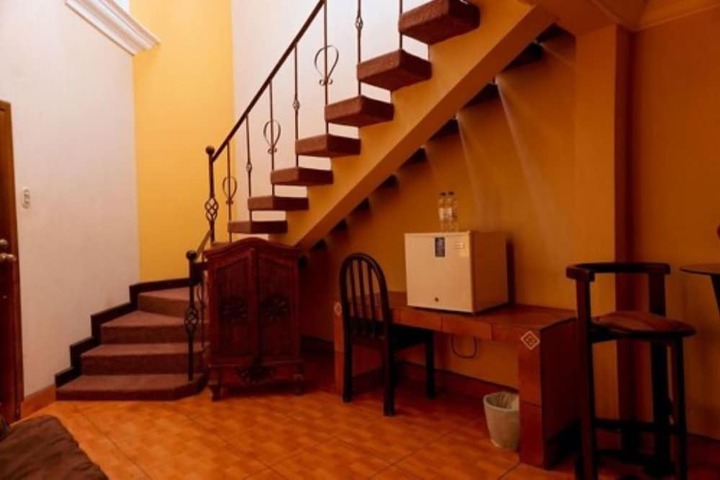 Room 6 of 23