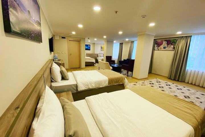 Room 6 of 66