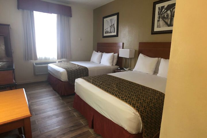 Room 5 of 14
