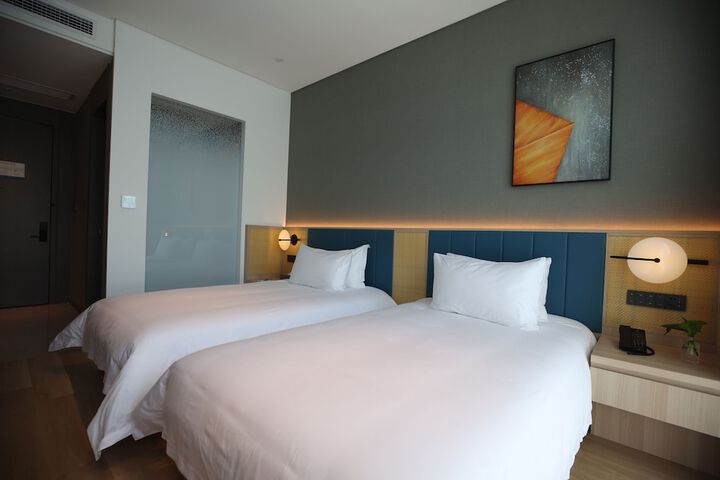 Room 6 of 57