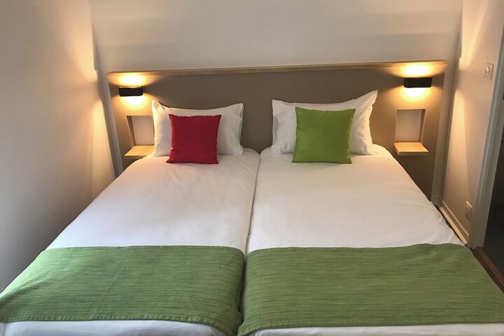 Room 25 of 54