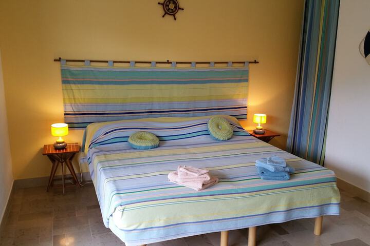 Room 6 of 37