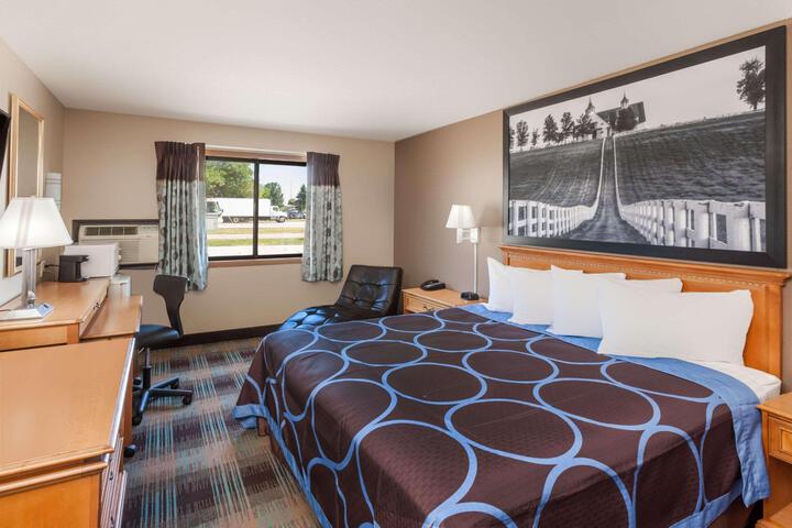 1 King Bed (1 of 3)