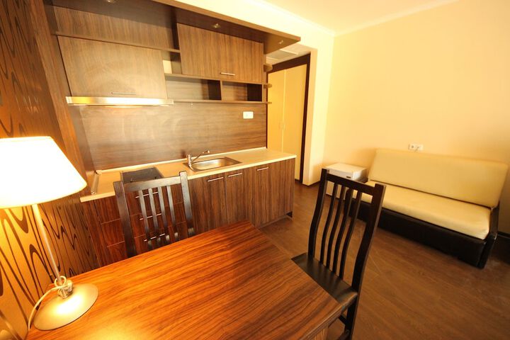 Room 14 of 36