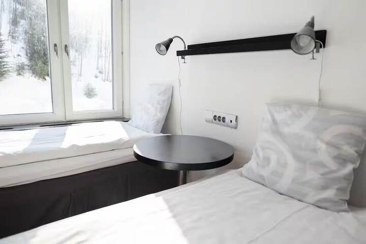 Room 46 of 865