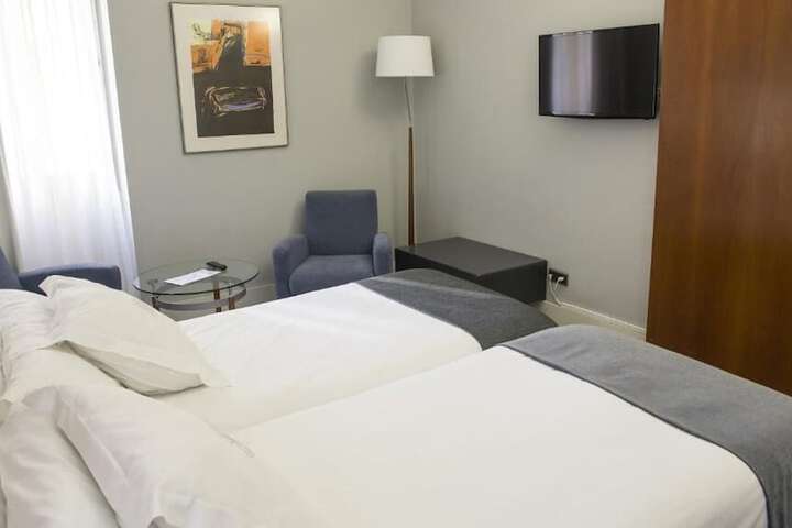 Room 25 of 51